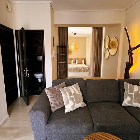 Panoramic Sea And Mountain View - Short Walk To The