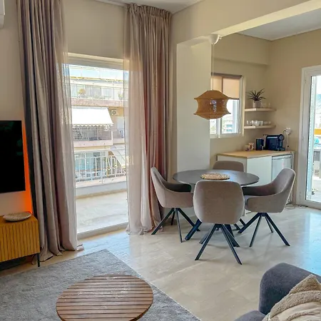 Panoramic Sea And Mountain View - Short Walk To The
